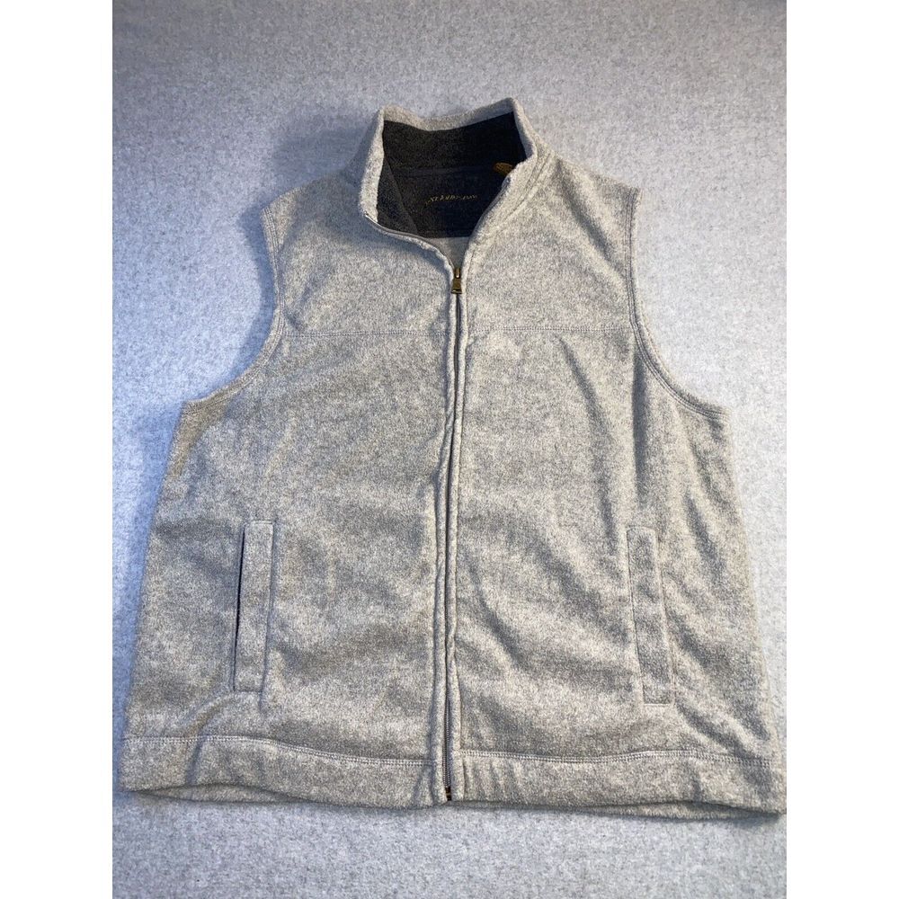 St. John's Bay Men's Gray Fleece Vest, Medium‎